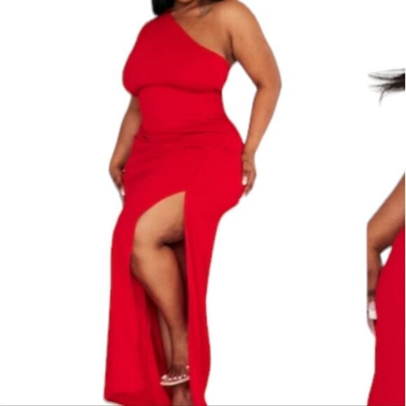 PrettyLittleThing Dresses & Skirts - NWT Prettylittlething Plus  Lipstick Red One Shoulder Side Split Maxi Dr…